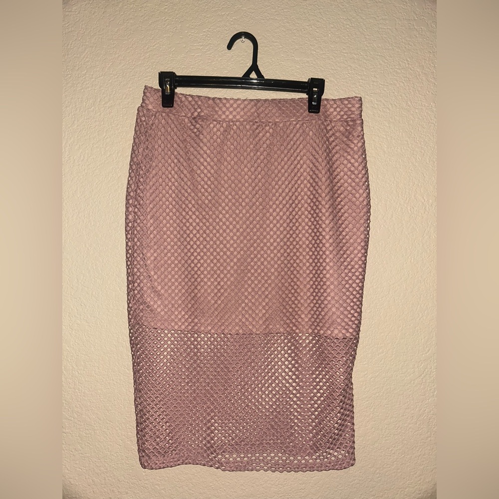 Women’s Textured Midi Skirt in Dusty Pink